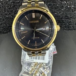Men's NWOT Citizen Echo Drive w/a Two-Toned Bracelet & Black Face w/Gold Touches